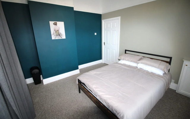 Birmingham - Bungalow - Sleeps6 - Garden - Parking