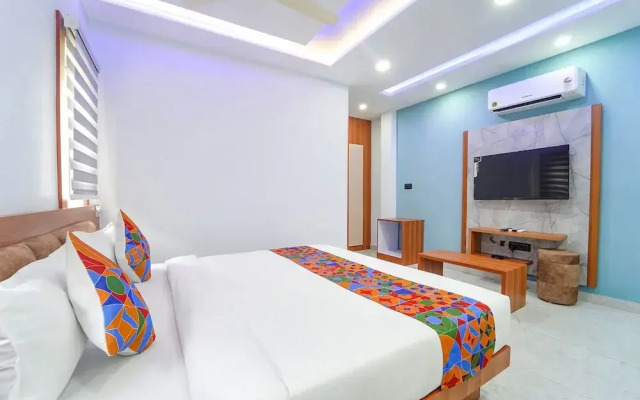 Fabhotel Q One Plaza