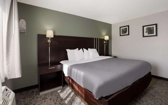 Quality Inn Hall of Fame