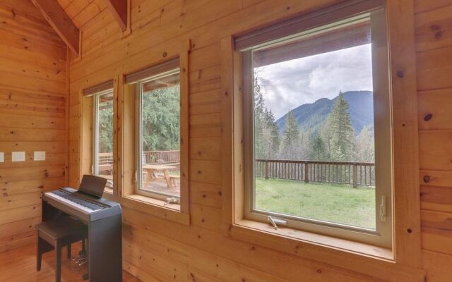 Huckleberry Mountain Lodge