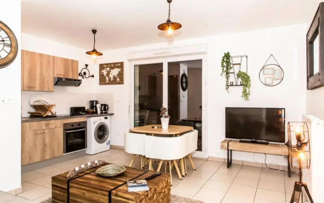 Chic apart terrace garden parking