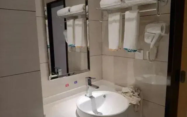 Luocheng Fusheng convenient hotel