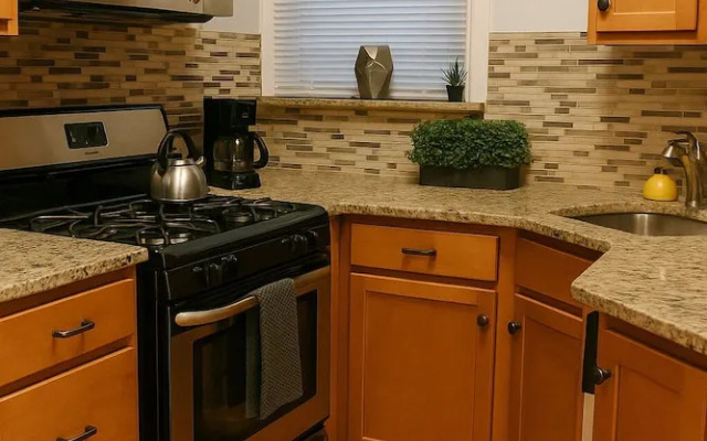 2BR Living - Halsted rep