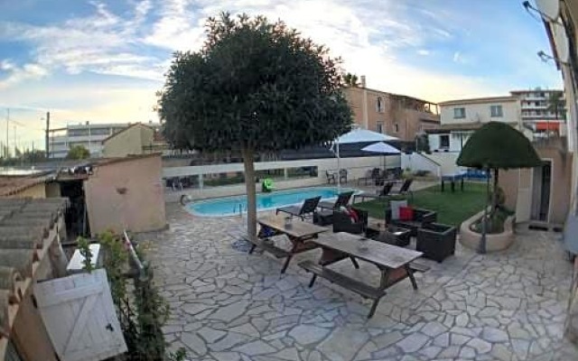 Debbie's Crew House