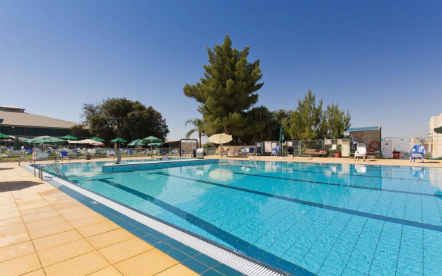 Shoresh Green Hills Family Suites Hotel