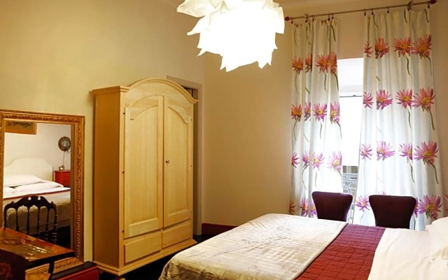 B&B FlairHouse