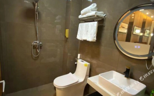 Ruibo·yun hotel(Suning railway station store)