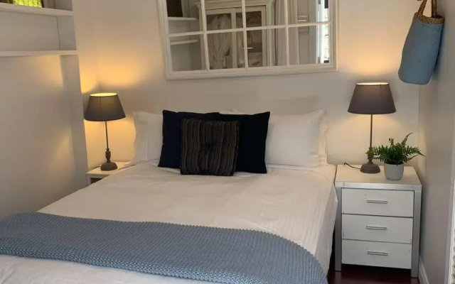 Stylish Private Studio, Close to Beach, WIFI, Parking – Guest Rooms – Melbourne