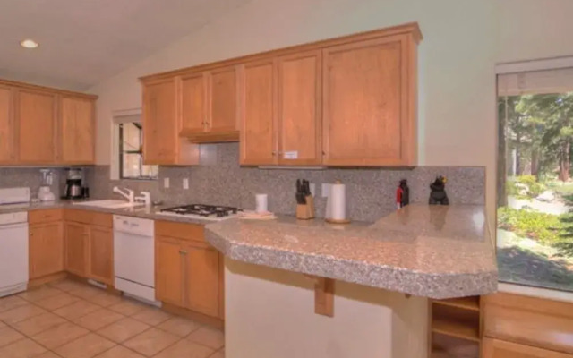 Mountain Ellen 3 Br home by RedAwning