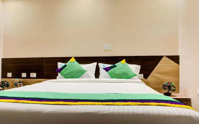 Treebo Golden Inn, 700 Mtrs From Promenade Beach