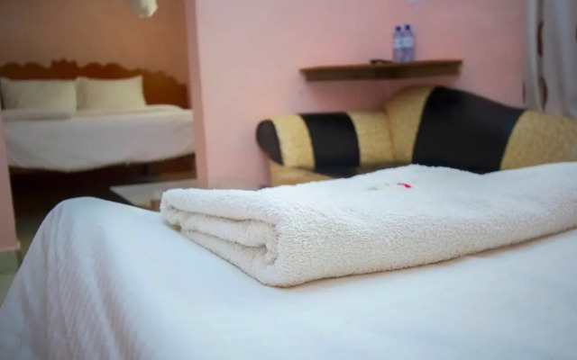 Intercounty Gardens Hotel
