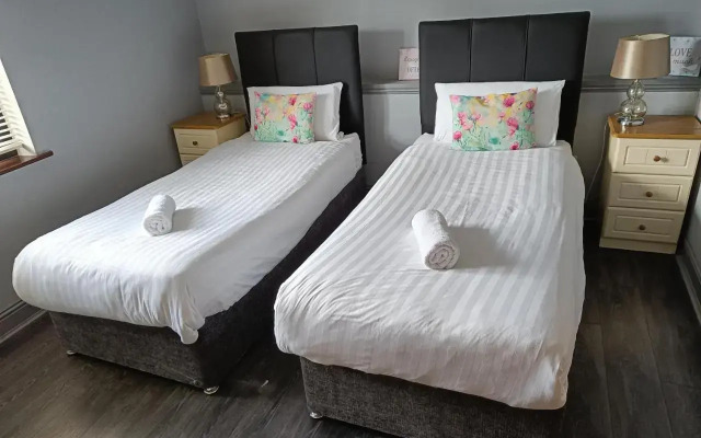 Dingle Town Center Apartment