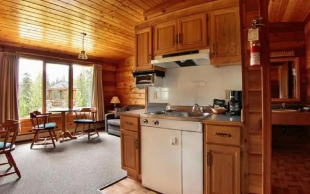 Jasper House Bungalows