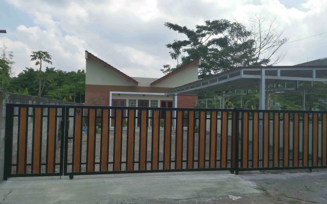 Verose Guest House Syariah Kentungan RedPartner