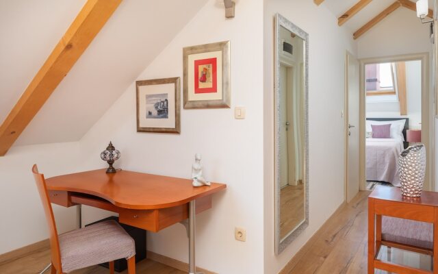 Romantic apartment in the attic
