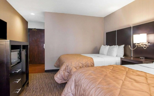 Greenstay Inn & Suites CourtView