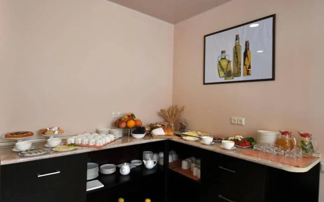 Albert House Hotel and Tours