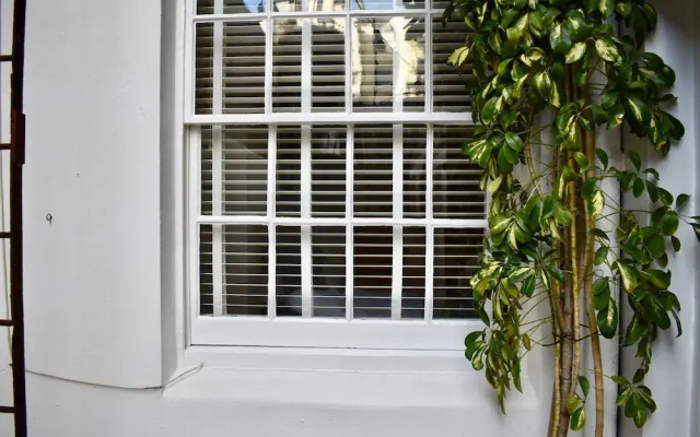 Spacious 1 Bedroom Flat Near The Beach