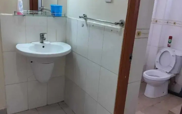 Lux Suites MacDade Apartments