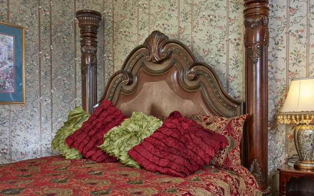 Queen Anne Hotel