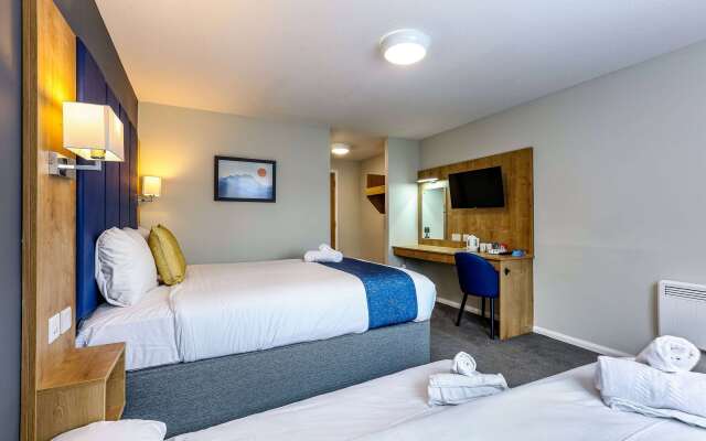 Days Inn by Wyndham Warwick North M40