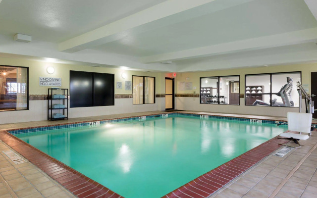 Courtyard by Marriott Dallas Mesquite