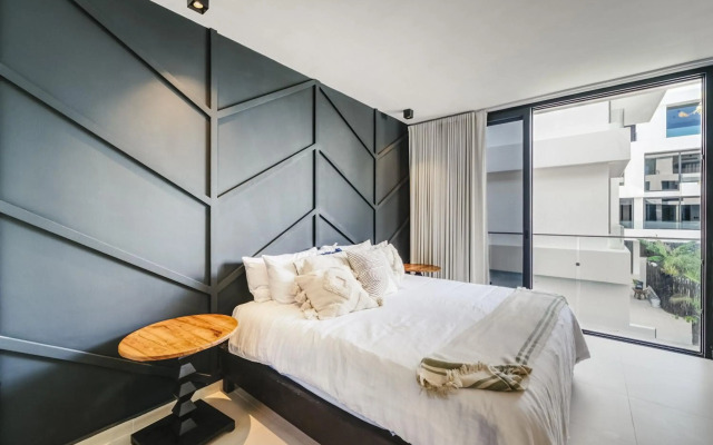 Modern 2BDR with Private Pool, Freestanding Bathtub and Views