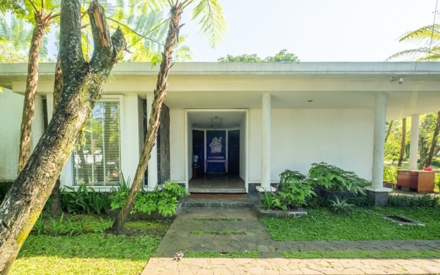 Isola Heritage by OYO Rooms – Outside – Bandung
