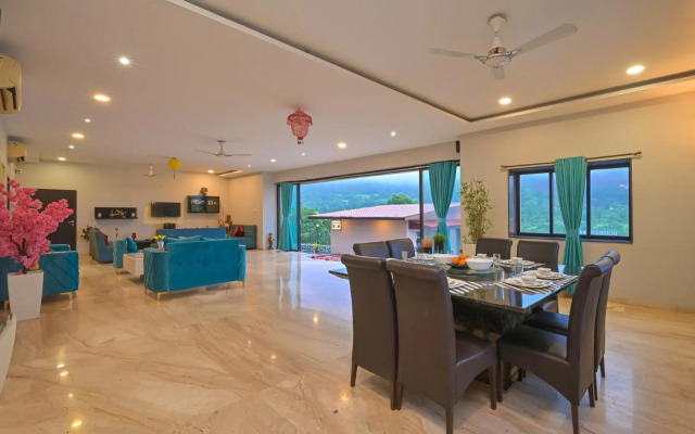 StayVista at Lake Mansion