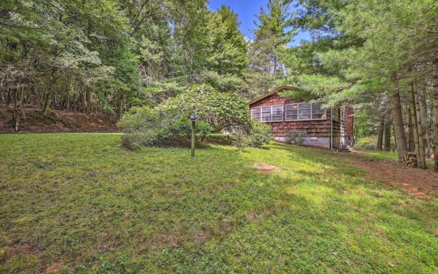 Peaceful Roaring Gap Retreat w/ Fire Pit & Patio!