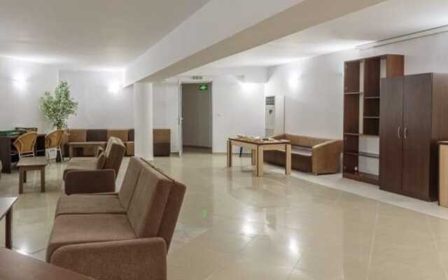 1-bed Modern Sea View Apartment in Aparthotel