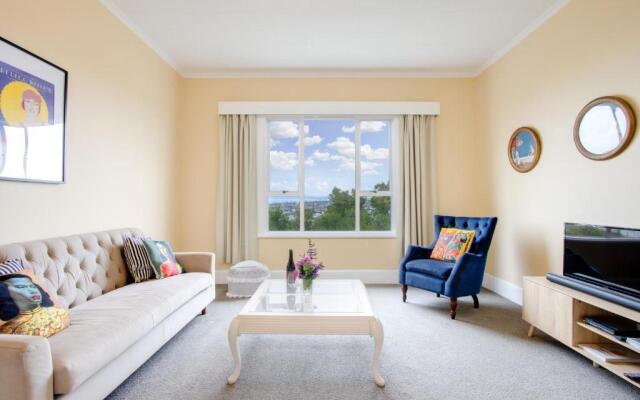 Views on Colenso - Napier Holiday Home