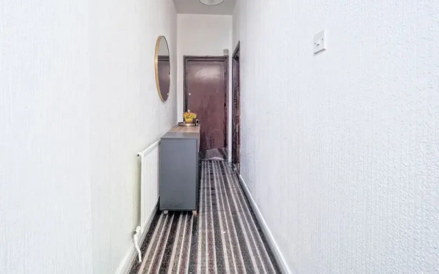 Stunning Riverside 1-bed Apartment in North London