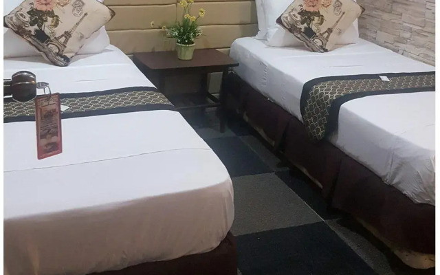 Roy's Cabin Suites