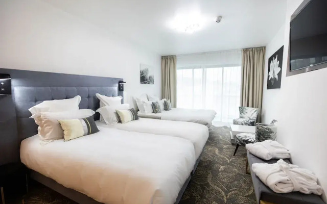 Hôtel Barracuda & Spa, Centre Port, pieds dans l'eau, vue mer