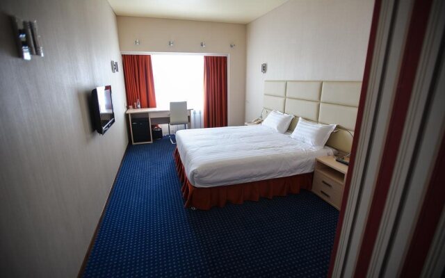 Golden House Hotel