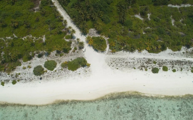 Mandhoo Guesthouse & Dive