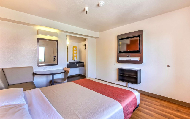 Motel 6 Watsonville, CA - Monterey Area