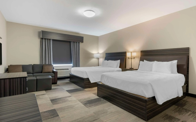 Best Western Plus Airport Inn & Suites