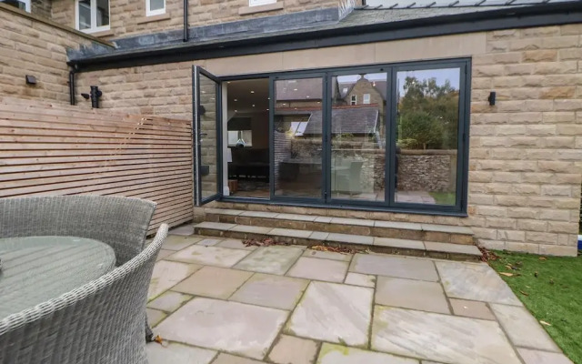 Netherdale House
