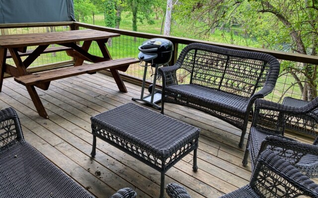 17 Son's Geronimo - Birdhouse Cabin