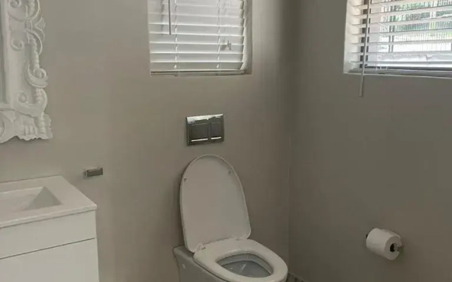 Guest House on Gillian Unit 7 (Adults Only)