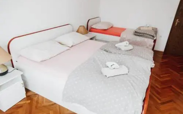 Apartments and Rooms Maganic