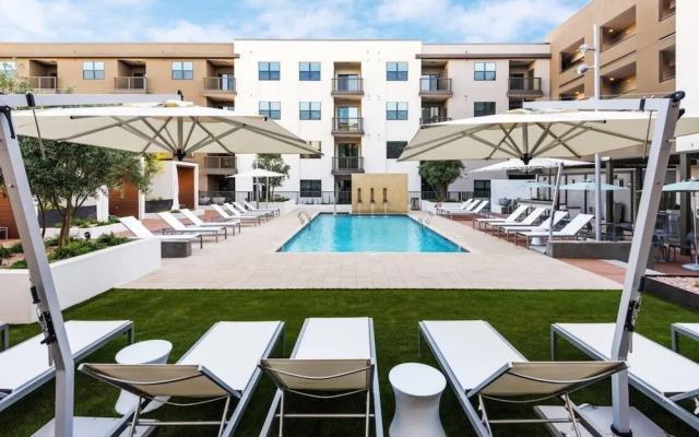 Modern 1BR Apt 3min From Convention Center