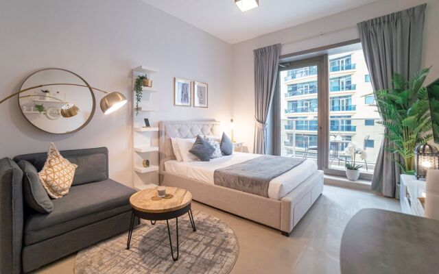 Deluxe Studio with Marina Views in Sparkle Towers