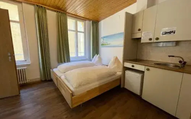 Downtown Apartment 9