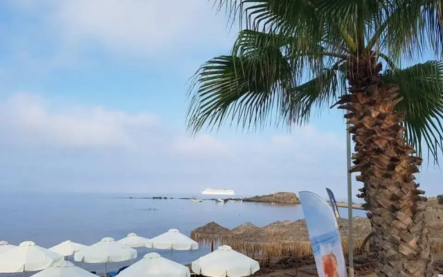 Brati II Beach Hotel