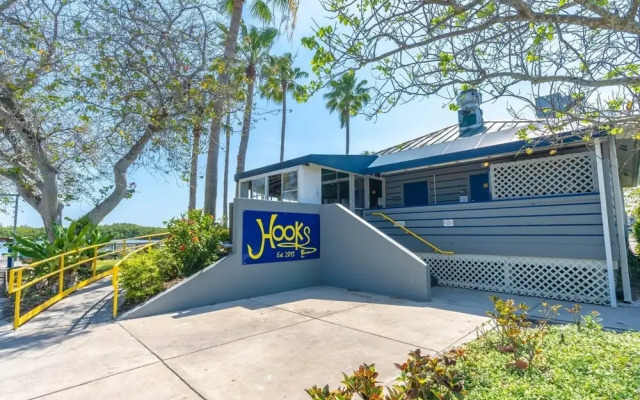 201 Little Harbor Inn
