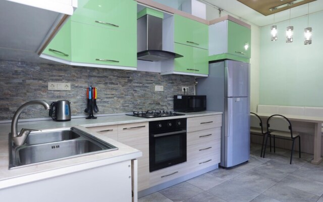 Stay Inn on 33.1 Mashtots Ave.