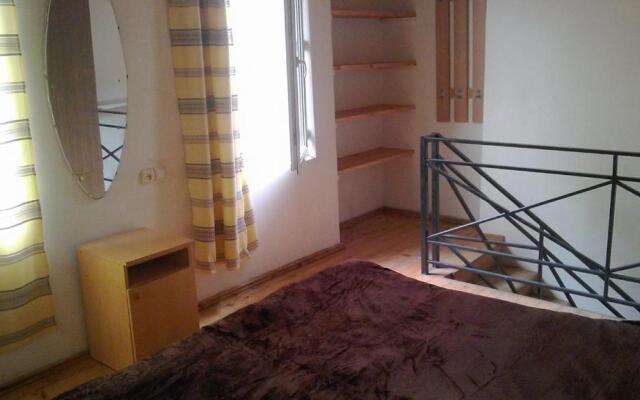 Batumi, Luka Asatiani Street 4